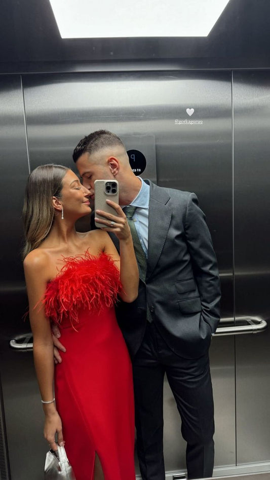 Graceful Sheath Strapless Red Feathers Sleeveless Slit Prom Dress Formal Evening Dress Party Gowns AB422