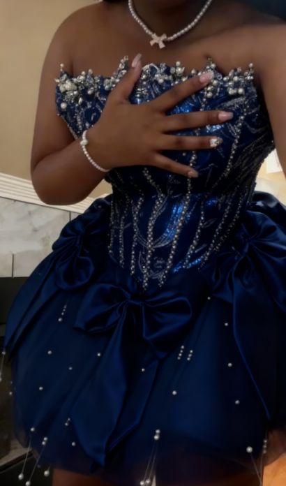 Süße Fashion-Ballrobe trägerlos königsblau mit Perlenstickerei für High-School-Mädchen Inspo Hoco Kleid Homecoming Kleider RB4237
