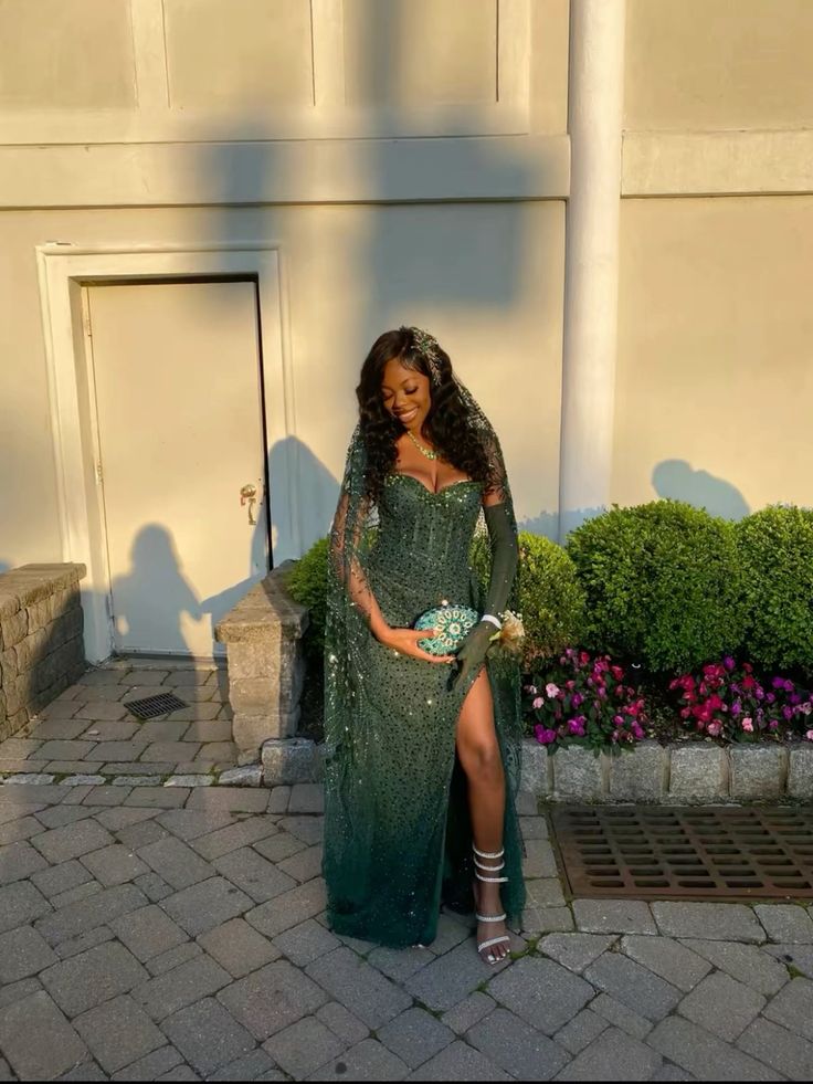 Elegantes, schlichtes Ballkleid für die Oberstufe: Meerjungfrauen-Schnitt, herzförmiger Ausschnitt, grünes Paillettenkleid mit Schlitz, halbformelles langes Abschlusskleid für Teenager AB1979