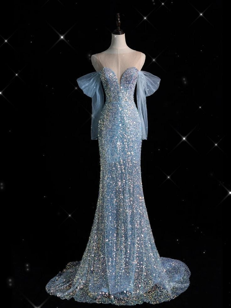 Elegantes, schulterfreies, perlenbesetztes Abendkleid in Eisblau mit Glitzer, Modell AB1701