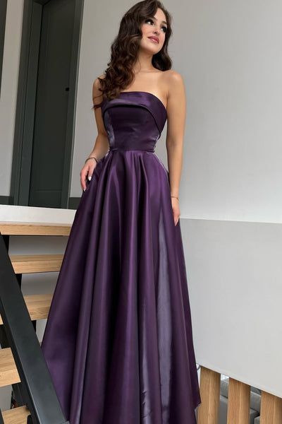 Robe de bal glamour violette sans bretelles et sans manches, coupe trapèze, dos lacé et plissé, modèle AB1926