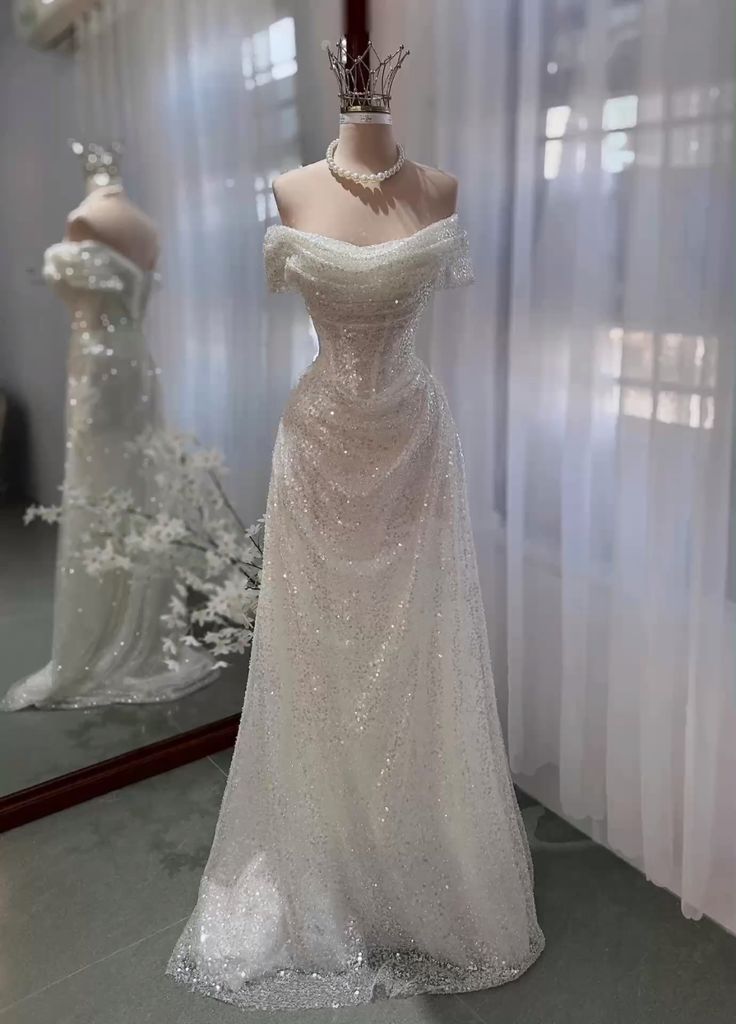 Retro-Brautkleider im Stil der 1960er Jahre: Meerjungfrauen-Schnitt, schulterfrei, mit Raffungen und Pailletten, auch in kleinen/großen Größen erhältlich (AB1487).