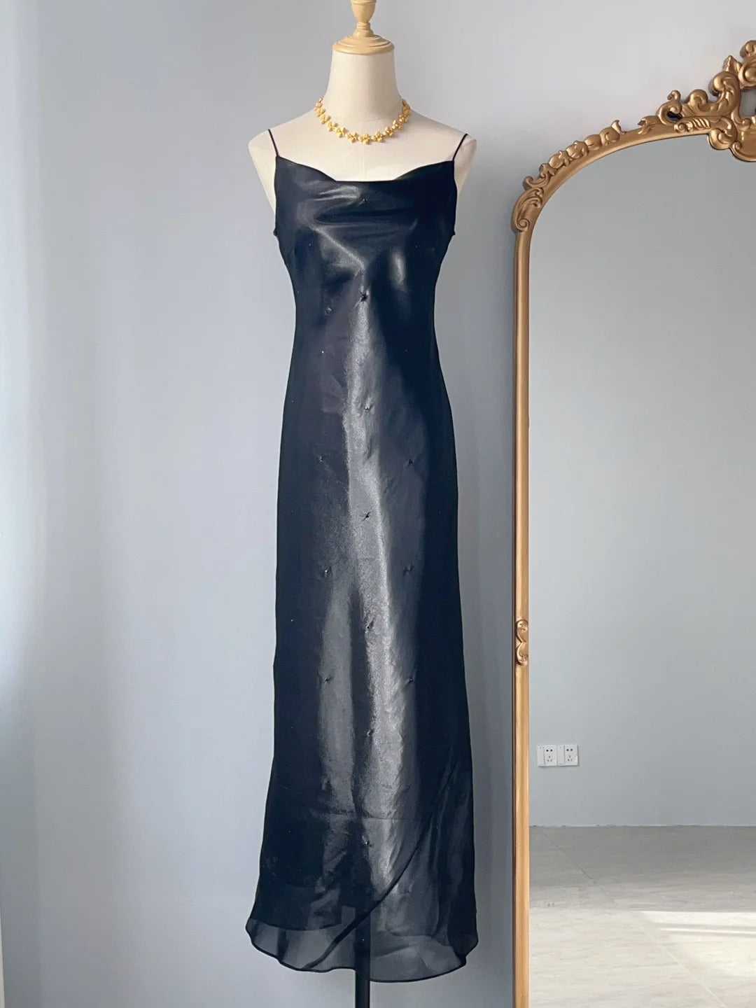 Robe de soirée longue noire vintage style fourreau à fines bretelles des années 90, Tenues de soirée formelles RB3930