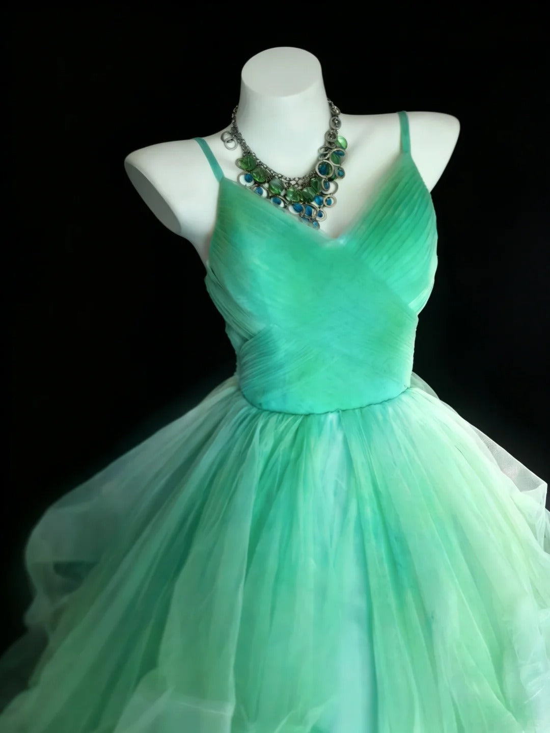 Cute Ball Gown Spaghetti Straps Green Tulle With Ruffled Long Party Gowns Prom Dresses N3040
