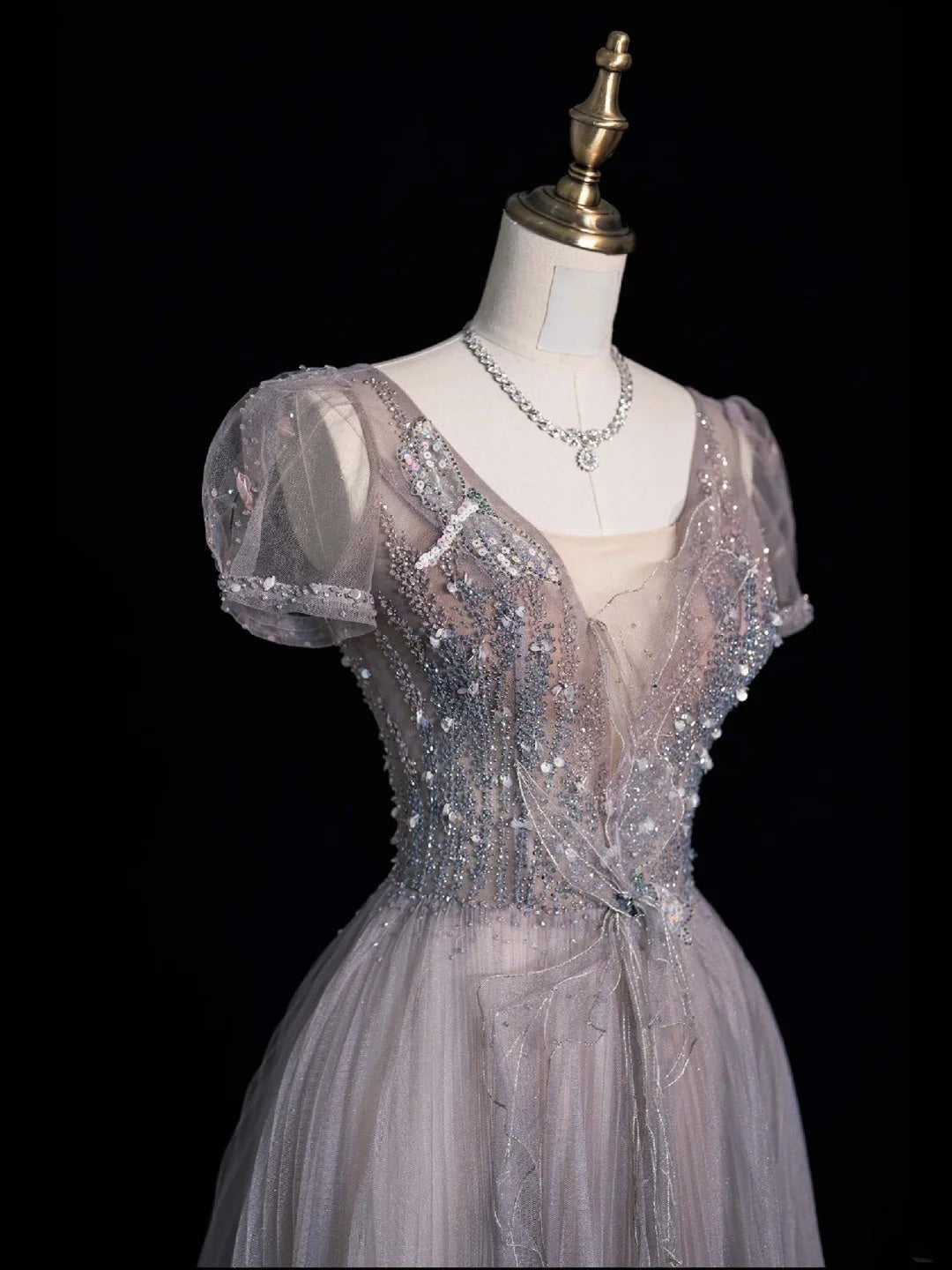 Magnifique robe de bal longue en tulle à col V et manches courtes - Inspiration robes de soirée - Robe de cérémonie N1225