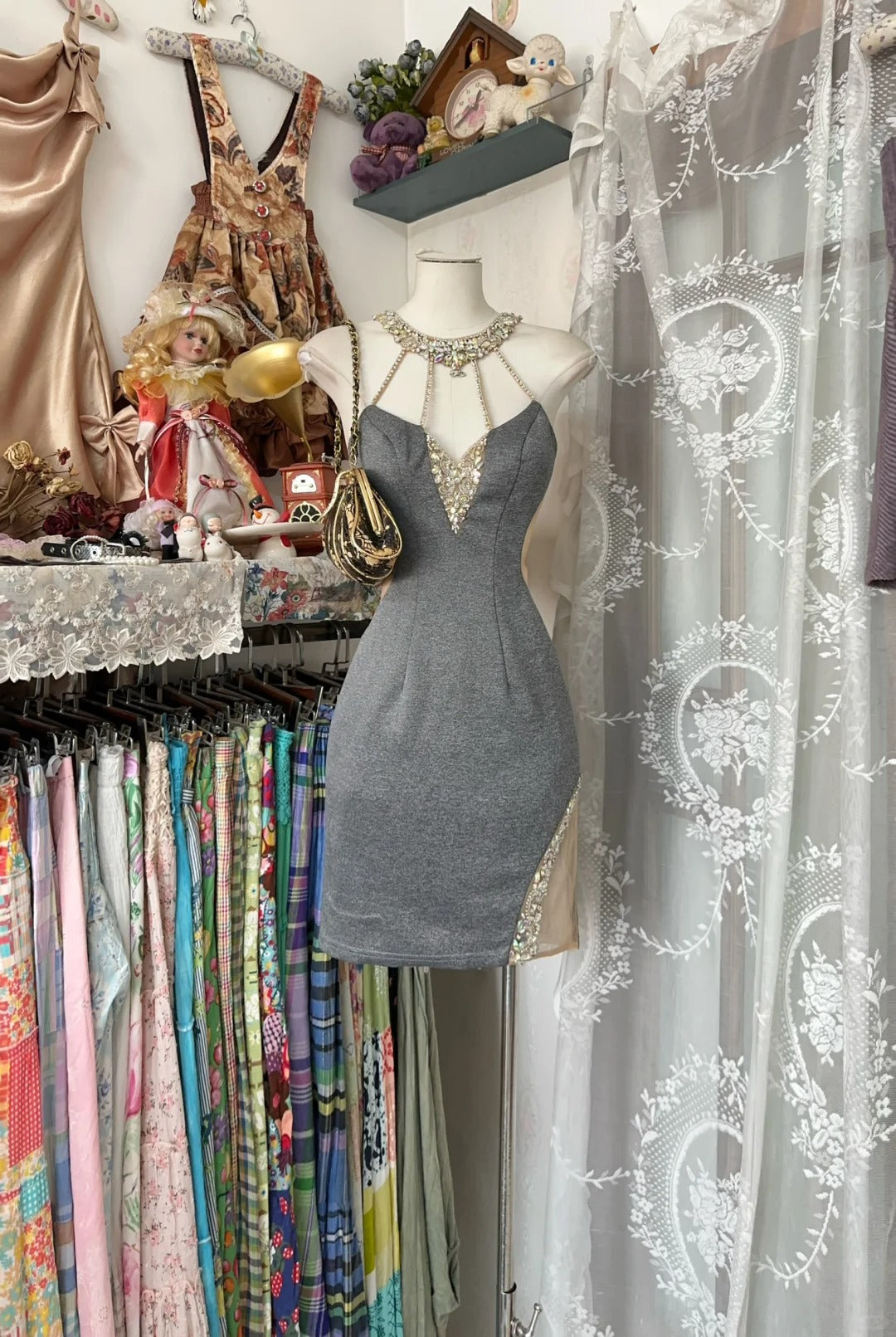 Einfaches Etuikleid Neckholder Grau Kurzes Abschlussball-Geburtstags-Kleid Homecoming-Kleider N3744
