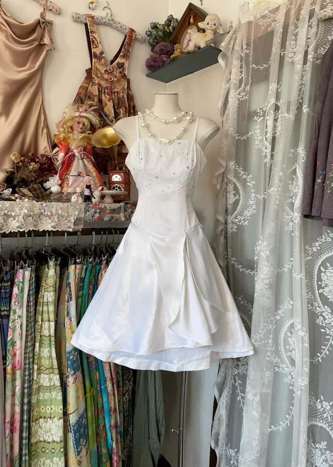 Einfaches A-Linien Spaghetti-Träger Weißes Satin Kurzes Mini Abschlussball Geburtstagskleid Homecoming Kleider N3752