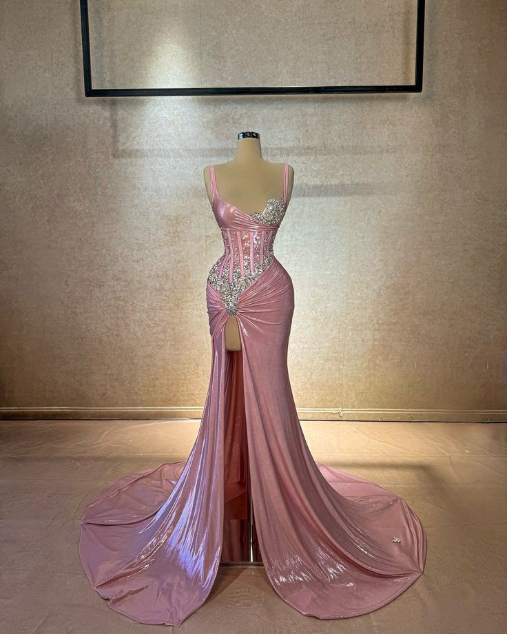 Robe de bal longue rose à fines bretelles et fente, style sirène scintillante, idéale pour un 20e anniversaire (N131)
