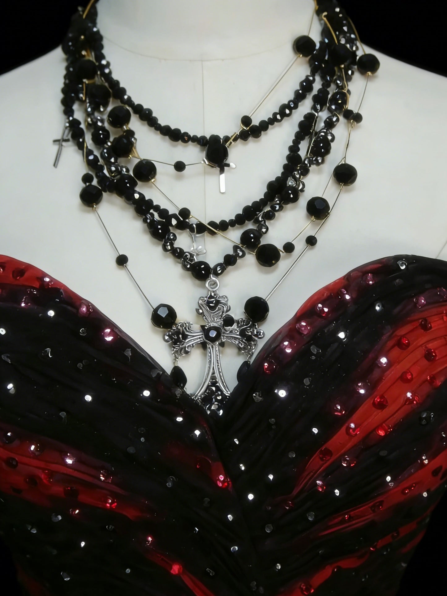 Robe de bal longue de style sirène, bustier cœur, noire et rouge, en mousseline à fleurs et perles, style années 80, pour lycéennes (N1338)
