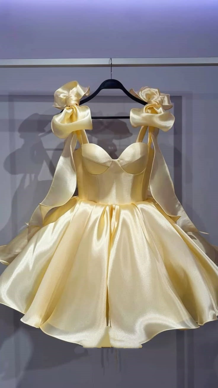 Stylish Ball Gown Straps Pastle Yellow Organza Semi-formal 12th Grad Inspo Short Mini Homecoming Dresses RB4540
