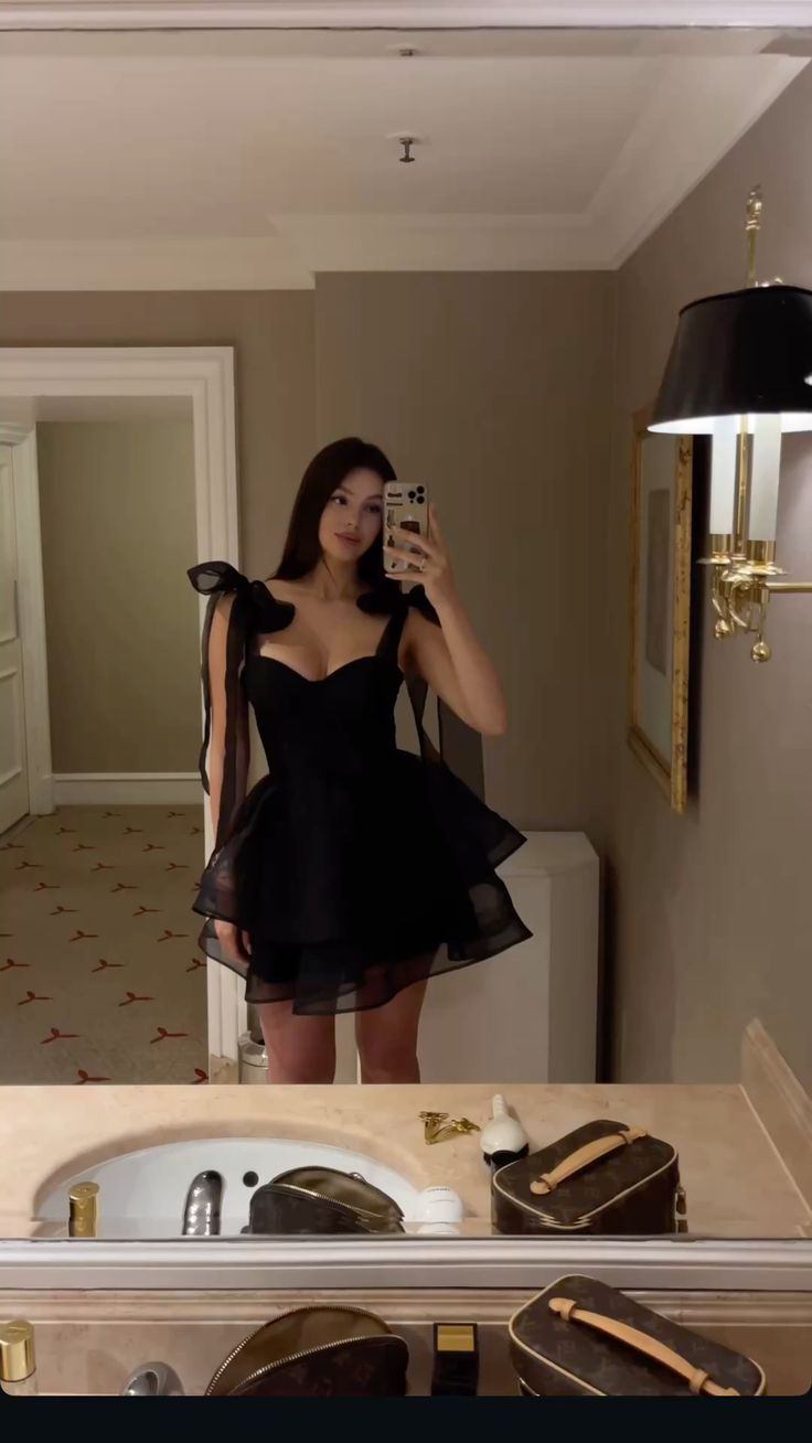 Robe de bal simple, bretelles spaghetti, petite robe noire courte, pour la 12ème année, mini robes de rentrée esthétiques RB4389