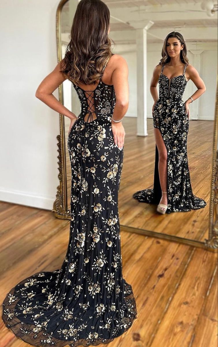 Elegantes Meerjungfrau-Spaghetti-Träger Schwarzes Ärmelloses Ballkleid Lang Mit Spitze N2123
