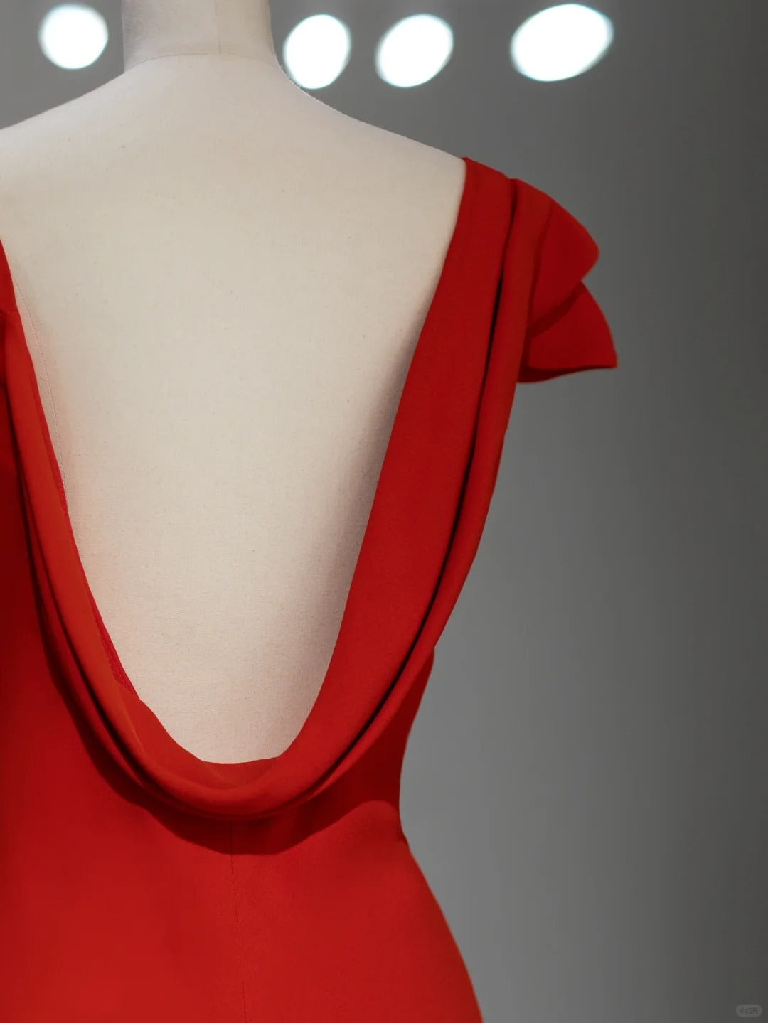 Élégante robe sirène rouge à manches courtes pour le bal de promo, idées de tenues de soirée RB4000