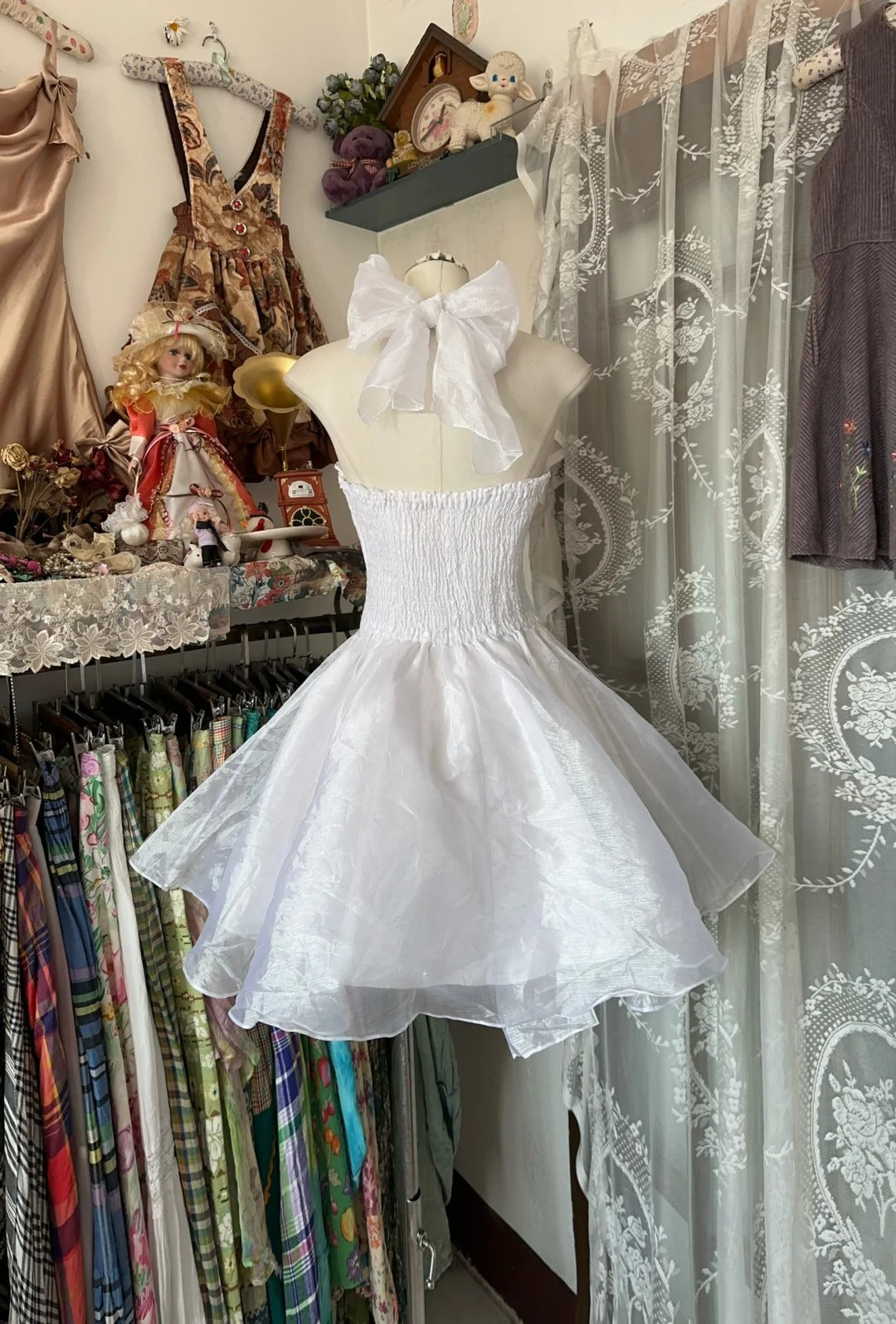 Einfaches Ballkleid Neckholder Weißer Satin Kurzes Mini-Abschlussballkleid Heimkehrkleider N3755