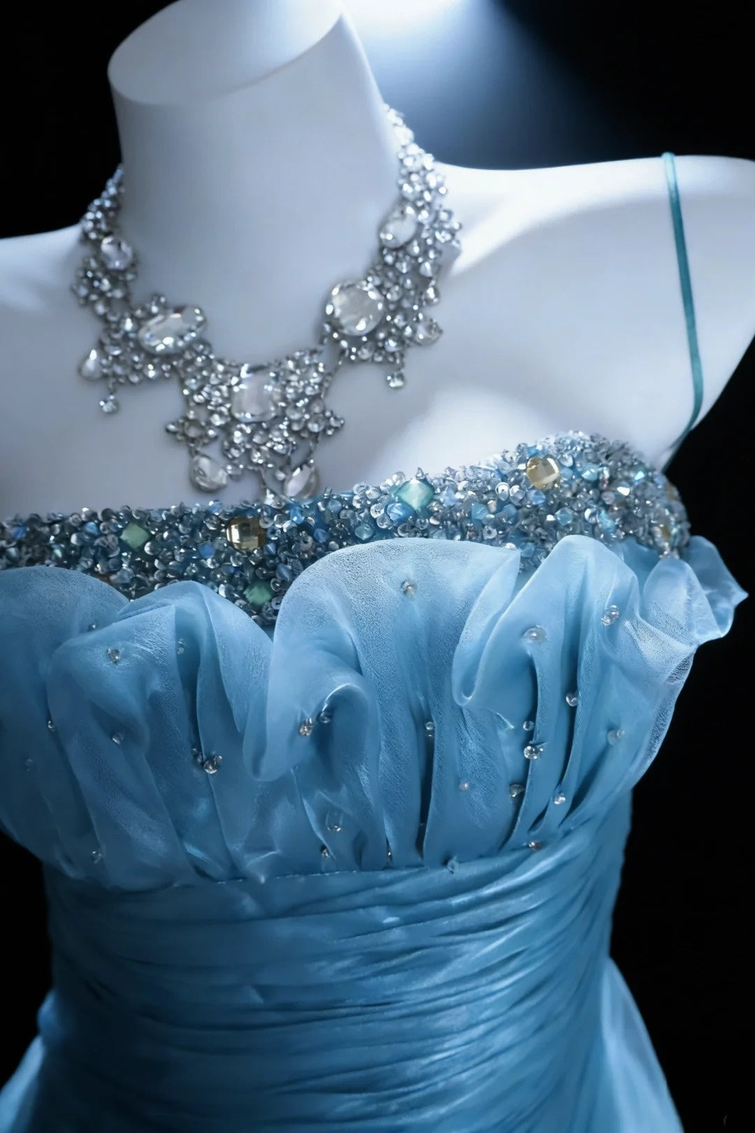 Jolies Robes de Bal Sirène Bretelles Spaghetti Organza Bleu avec Corsage Perlé Longue Robe de Soirée N3045