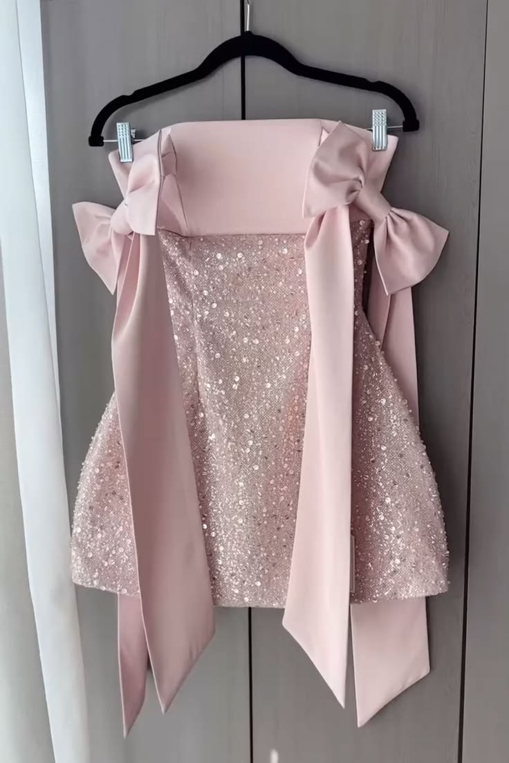 Elegantes A-Linien-Trägerlos-Kleid, Pink mit Schleife und Pailletten, Party-bereit, für den 12. Abschluss, kurz, Mini, Herbst, Homecoming-Kleid RB4419