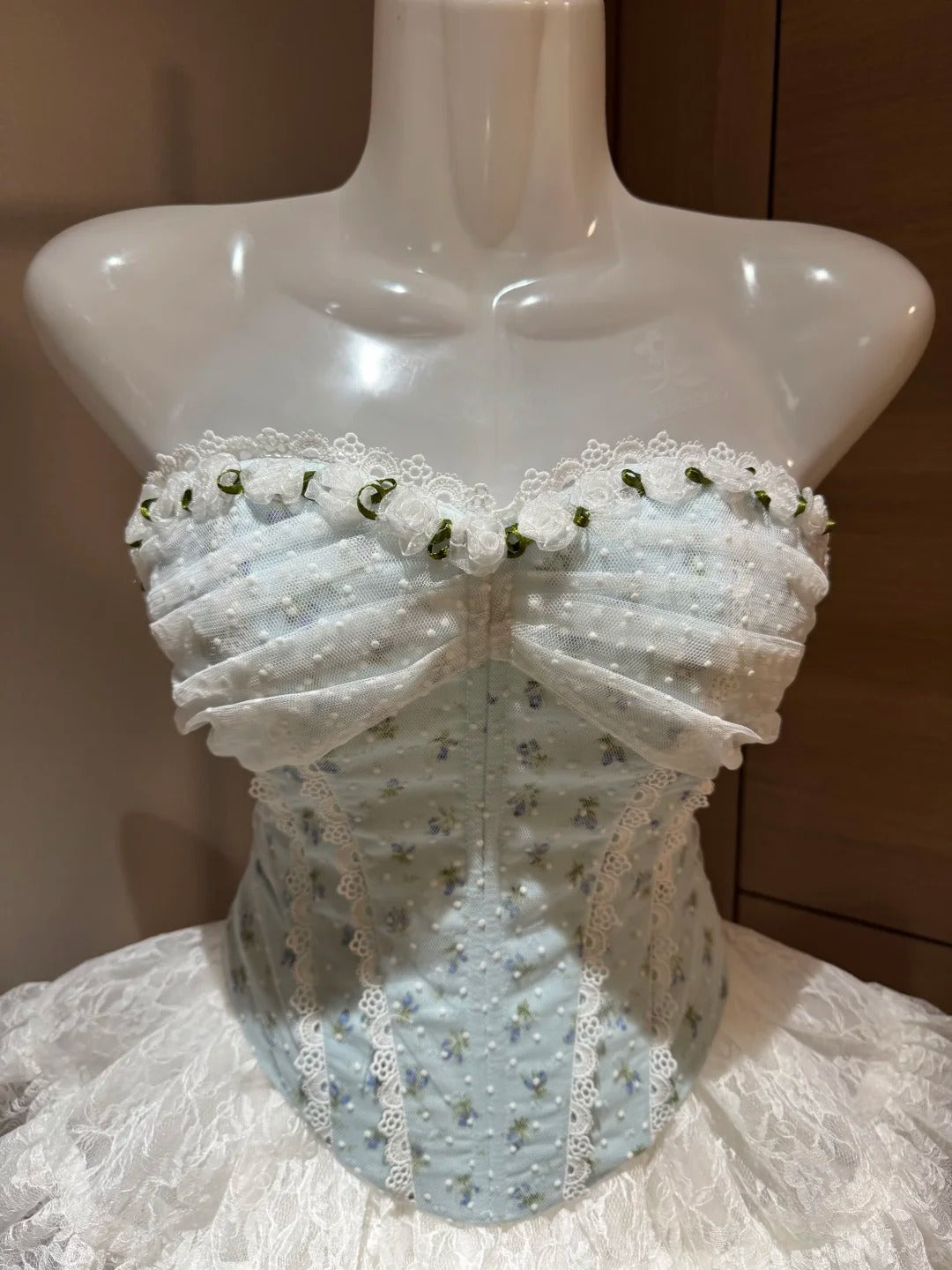 Mignonne robe de bal bustier en dentelle Nuit à Rio Idées tenues d'inspiration pour le bal de promo/anniversaire Robes de bal de fin d'année RB4028
