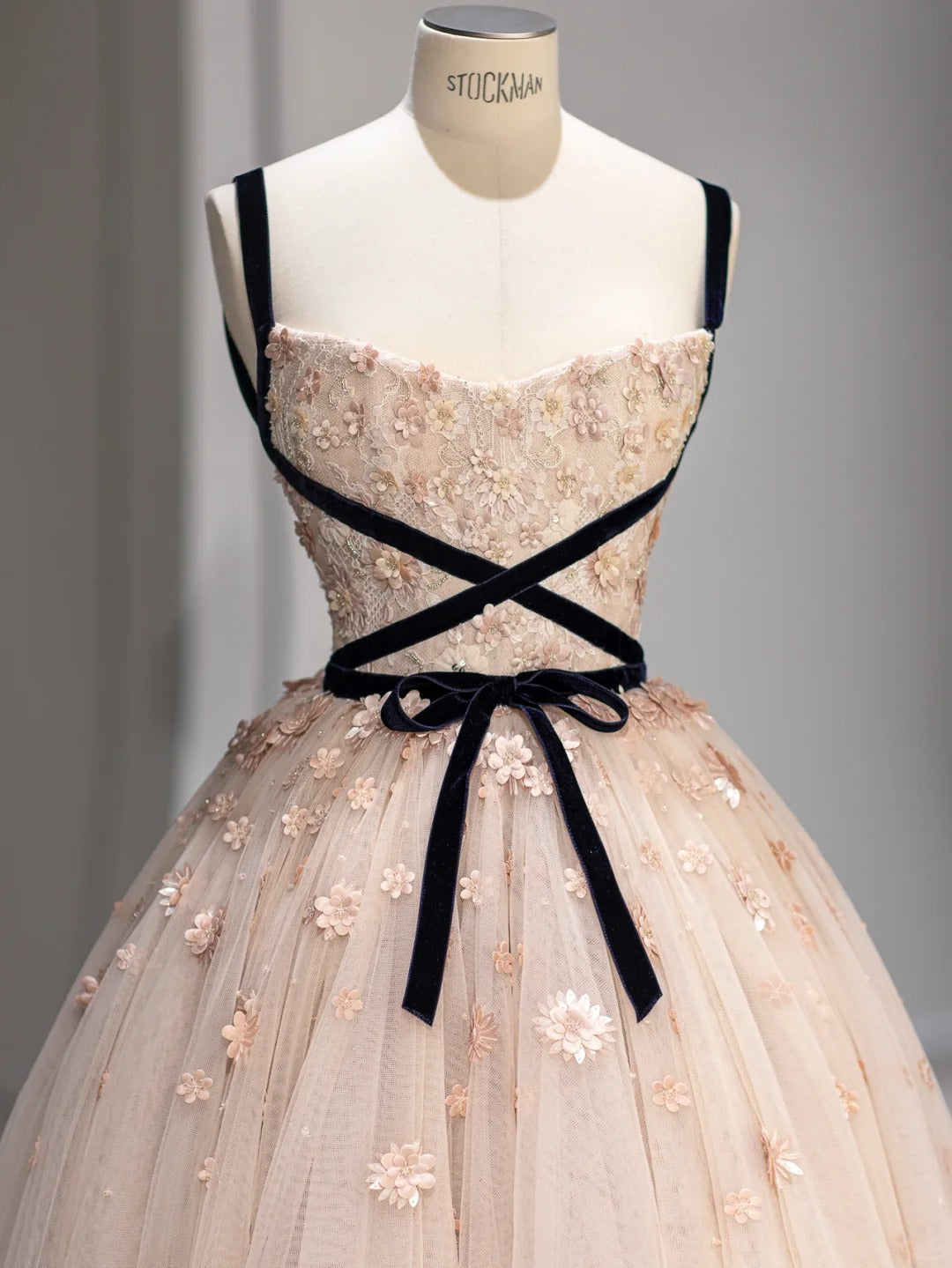 Belle robe de bal fines bretelles rose clair tulle sans manches longues robes de bal Inspo tenues de soirée RB3991