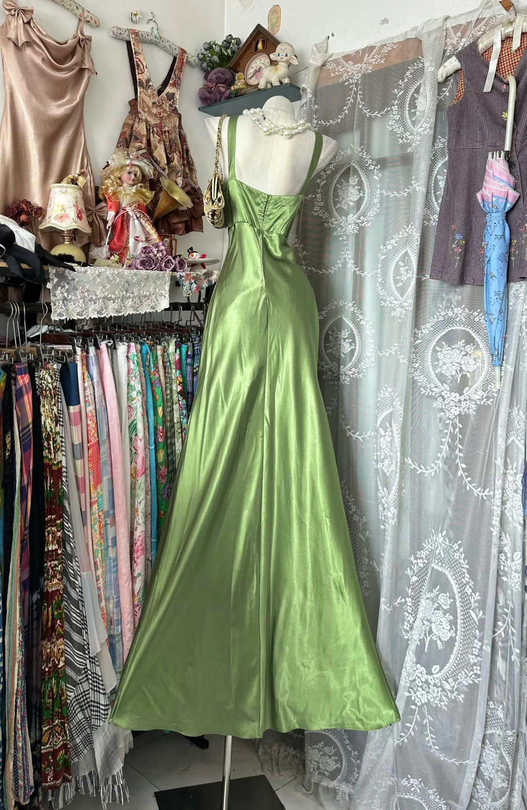 Elegante Abschlussballkleider Meerjungfrau Neckholder Olivgrün Satin Lange Abendkleider N3767