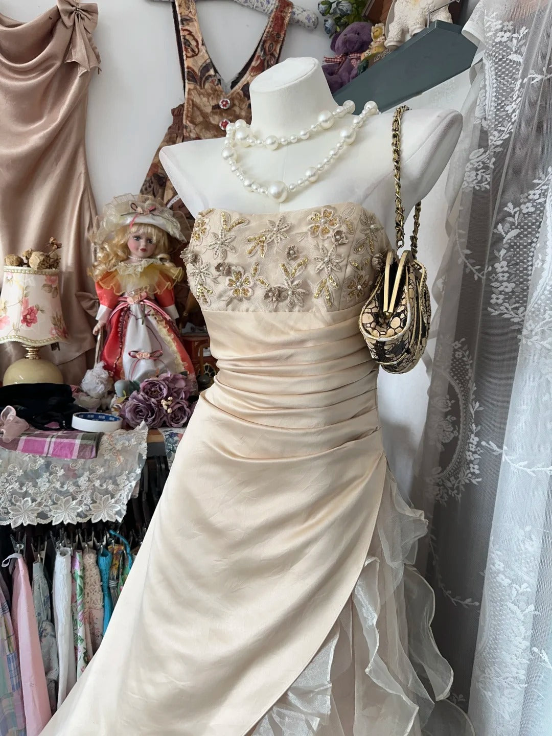 Elegantes Ballkleid Trägerlos Champagner mit Perlenstickerei 18. Geburtstag Elegantes Outfit Formelle Abschlussballkleider N4188