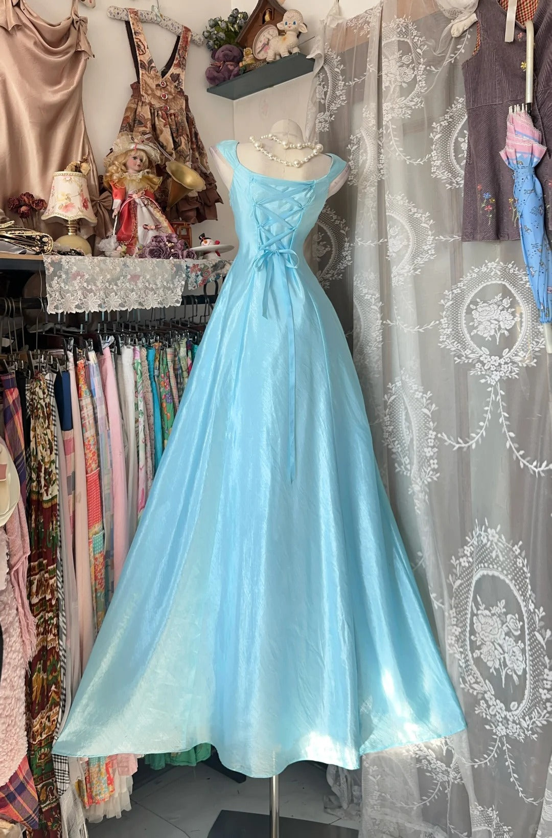 Elegante Ballkleider Abendkleider Hellblau Ärmellose Formelle Outfits N3782