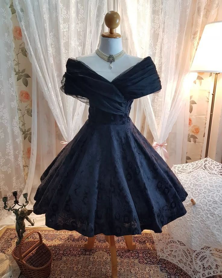 Vintage Ballkleid schulterfrei marineblau Spitze kurze Party-Outfits Homecoming Kleider RB4242
