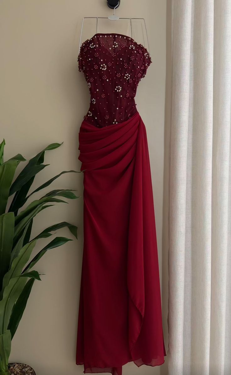 Elegantes Meerjungfrauen-Abendkleid mit Spaghettiträgern in Burgunderrot aus Chiffon – ein stilvolles Kleid für Teenager, ideal für festliche Anlässe und Partys (AB1122).