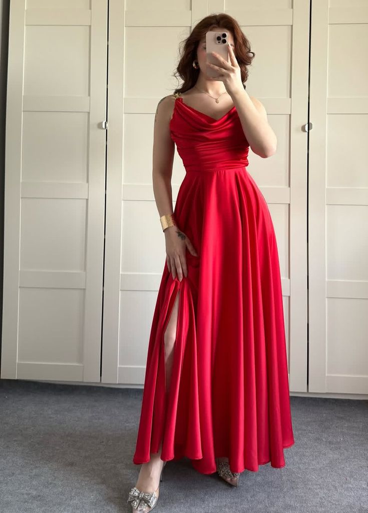 Robe de bal de fin d'année rouge semi-formelle à bretelles spaghetti, style trapèze, idéale pour les lycéennes (AB2152).