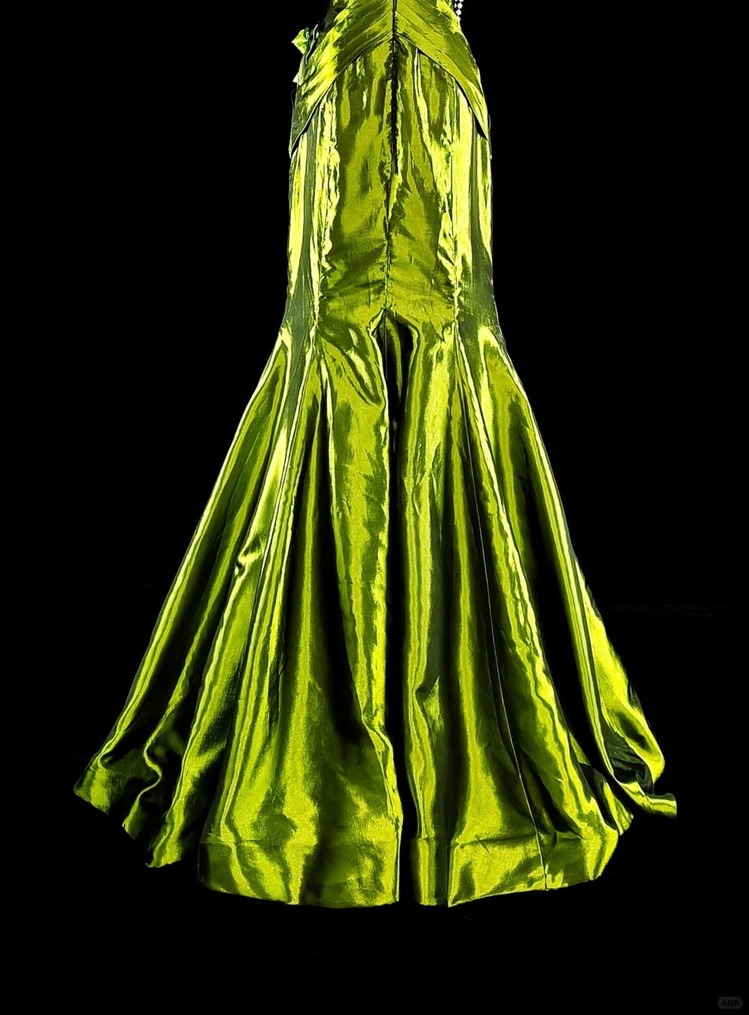 Verträumte Ballkleider Vintage 90er Retro schulterfrei Olivgrün Satin Lange Formelle Outfits N2366