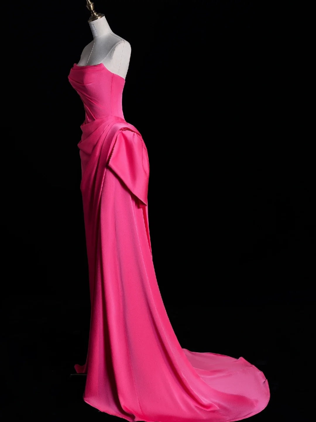 Einfaches, trägerloses, plissiertes, langes Meerjungfrauen-Abendkleid aus rosa Satin mit Satin-Details, Abendkleid N849