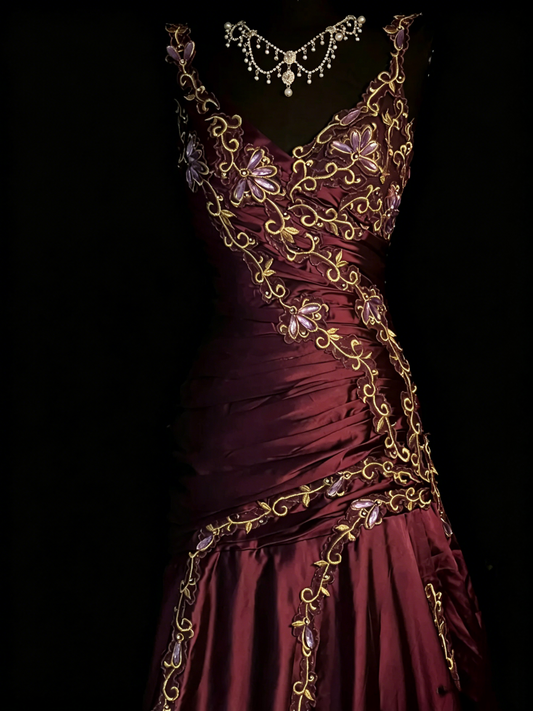 Elegantes langes Meerjungfrauen-Kleid aus Satin mit Spaghettiträgern und goldenen Applikationen – perfekt für Partys, Abschlussbälle und Hochzeiten (Modell N917)