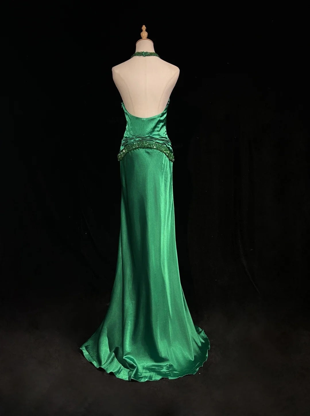 Robes de bal vintage A-Line licou en satin vert années 80 avec perles longues tenues de soirée formelles N3904