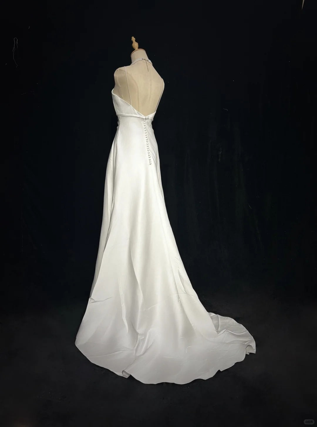 Vintage A line Spaghetti Strap Sleeveless Floor Length Satin Garden White Wedding Dresses RB3313