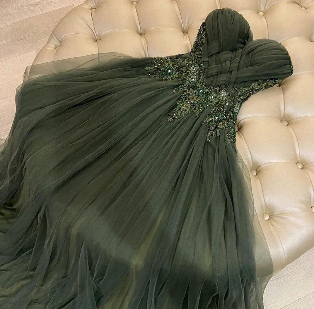 Robe de bal élégante en tulle vert olive, coupe trapèze, décolleté cœur, idéale pour les adolescentes. Robe de soirée formelle, tenue de bal, AB1068