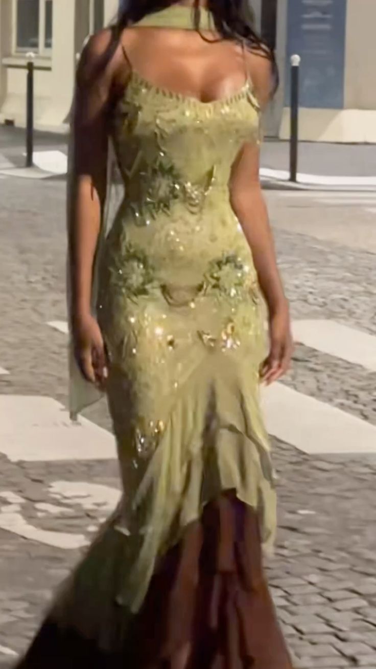 Robe de bal sirène élégante à fines bretelles en mousseline vert menthe, idéale pour les adolescentes. Robe de soirée AB1121