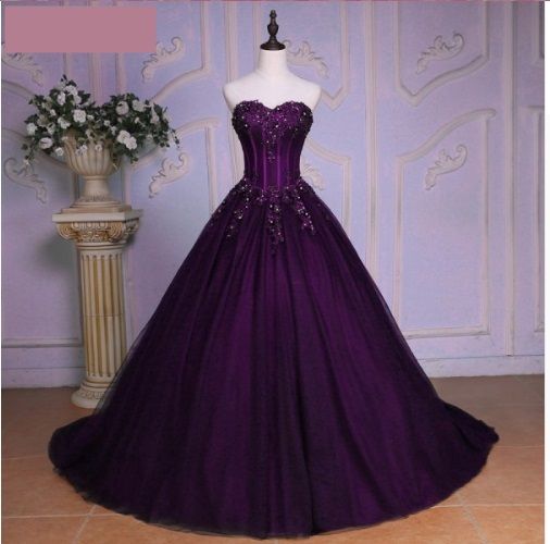 Robe de bal ravissante violette en tulle, bustier cœur sans manches avec corsage perlé, robe longue de quinceañera, tenue pour un anniversaire de 15 ou 16 ans (N706)