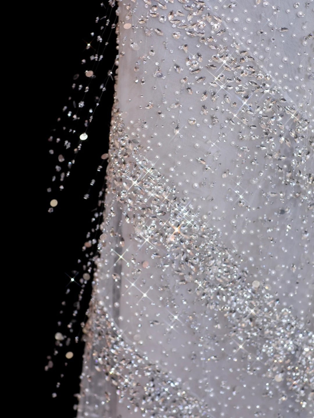 Robe de bal longue blanche à paillettes scintillantes, asymétrique, fourreau, inspiration robe de soirée formelle N146