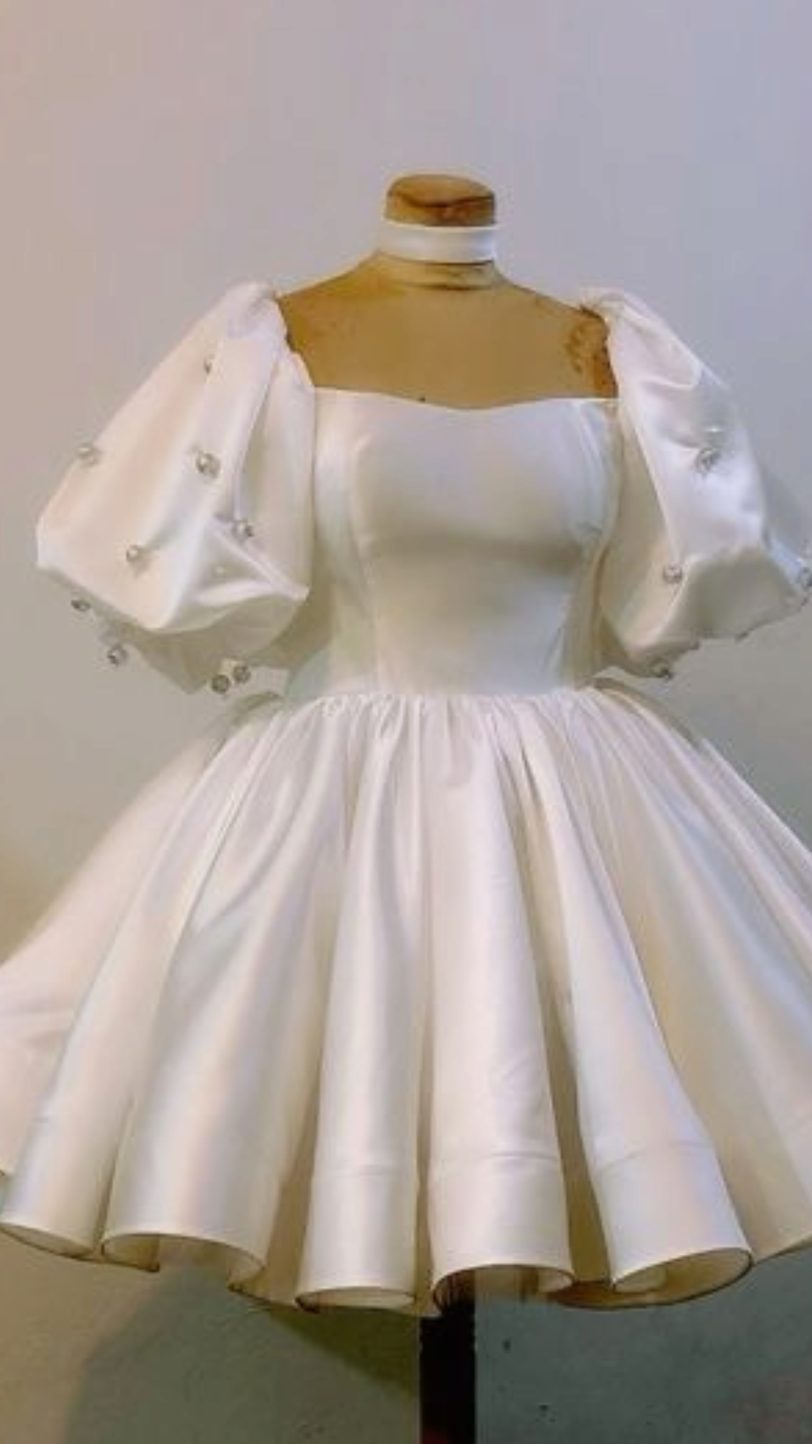 Einfaches Ballkleid, eckiger Ausschnitt, weißer Satin, kurzes Minikleid, Partykleid, Cocktailkleid, Homecoming-Kleid N4240
