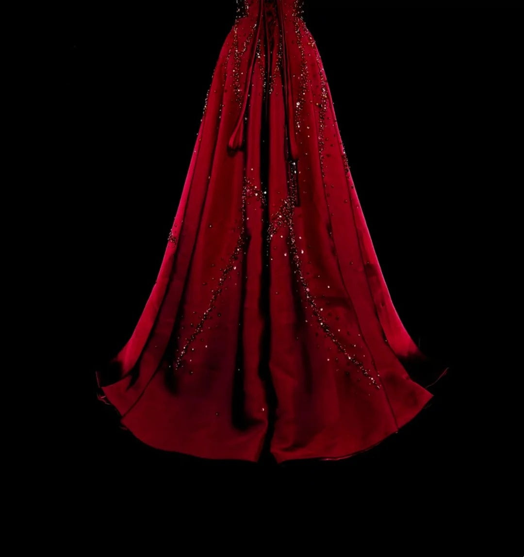 Vintage 1780er Jahre A-Linien-Abendkleid, trägerlos, dunkelrot, ärmellos, mit Perlenstickerei, N1600