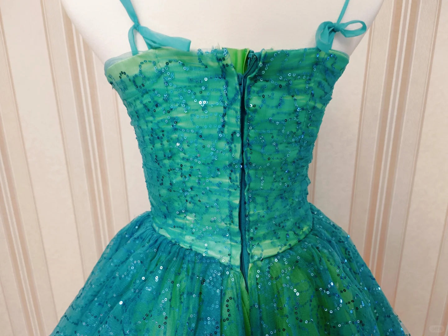 Mignonne robe de bal courte en tulle vert à fines bretelles pour cocktail ou bal de promo N4199