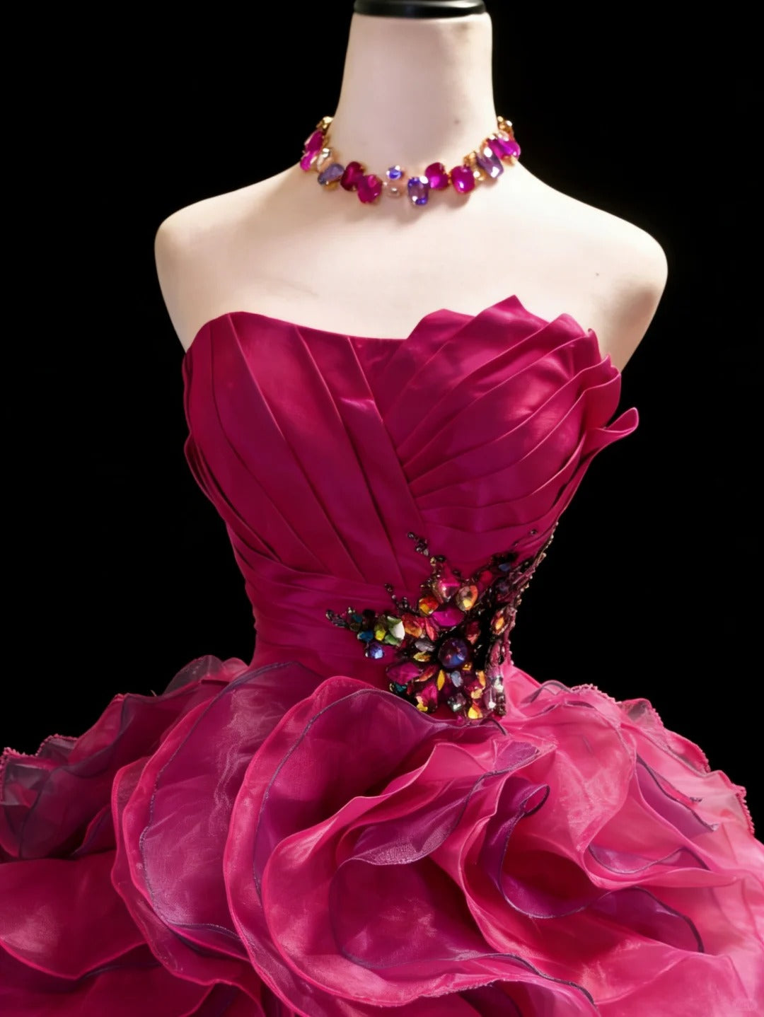 Robes de bal de promo modestes bustier en organza rose vif avec des couches longue robe de Quinceañera N3054