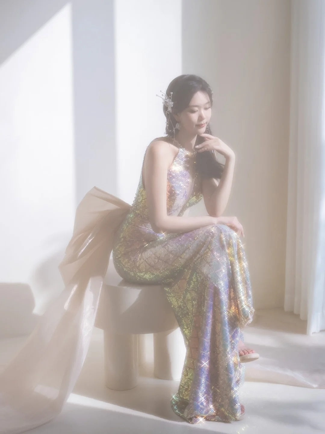 Robe de bal longue sirène à sequins et décolleté arrondi, ornée d'un nœud, inspiration tenue de soirée N227