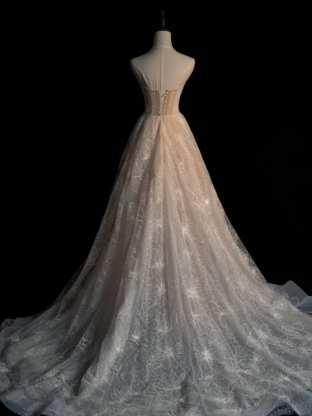 Charming A Line Sweetheart With Appliques White Lace Tulle Wedding Dress Long Fairytale Autumn Bridal Dresses N677
