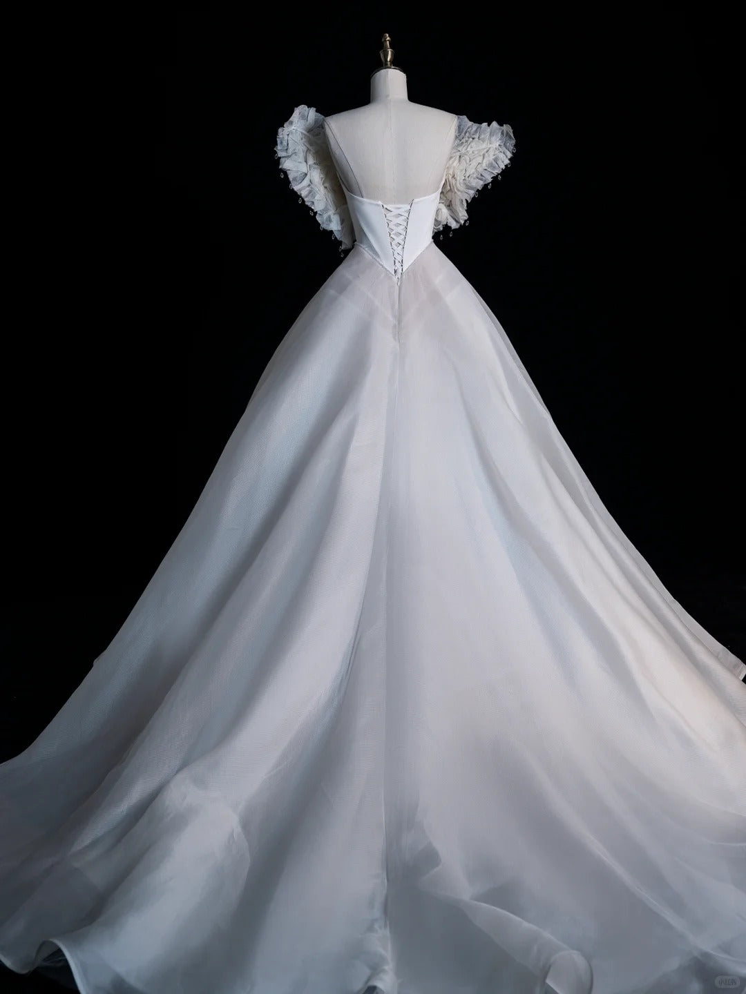 Modern Minimalist Ball Gown Sweetheart Sleeveless Tulle Brides Gown Bridal Dress Wedding Dresses Style RB6575