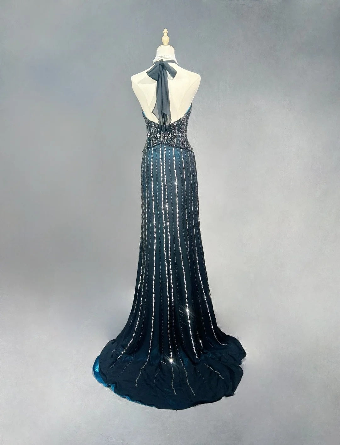 Vintage Ballkleider 1980er Meerjungfrau Neckholder Schwarz Chiffon mit Perlen Langes Ballkleid N3122