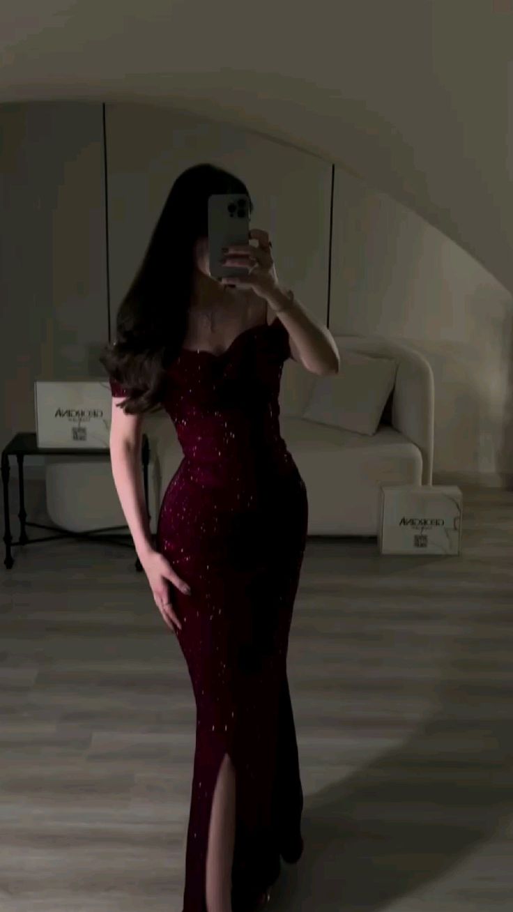Glitzerndes Meerjungfrauen-Kleid mit schulterfreiem burgunderrotem Paillettenbesatz für Damen – langes, formelles Ballkleid zum 22. Geburtstag AB1320