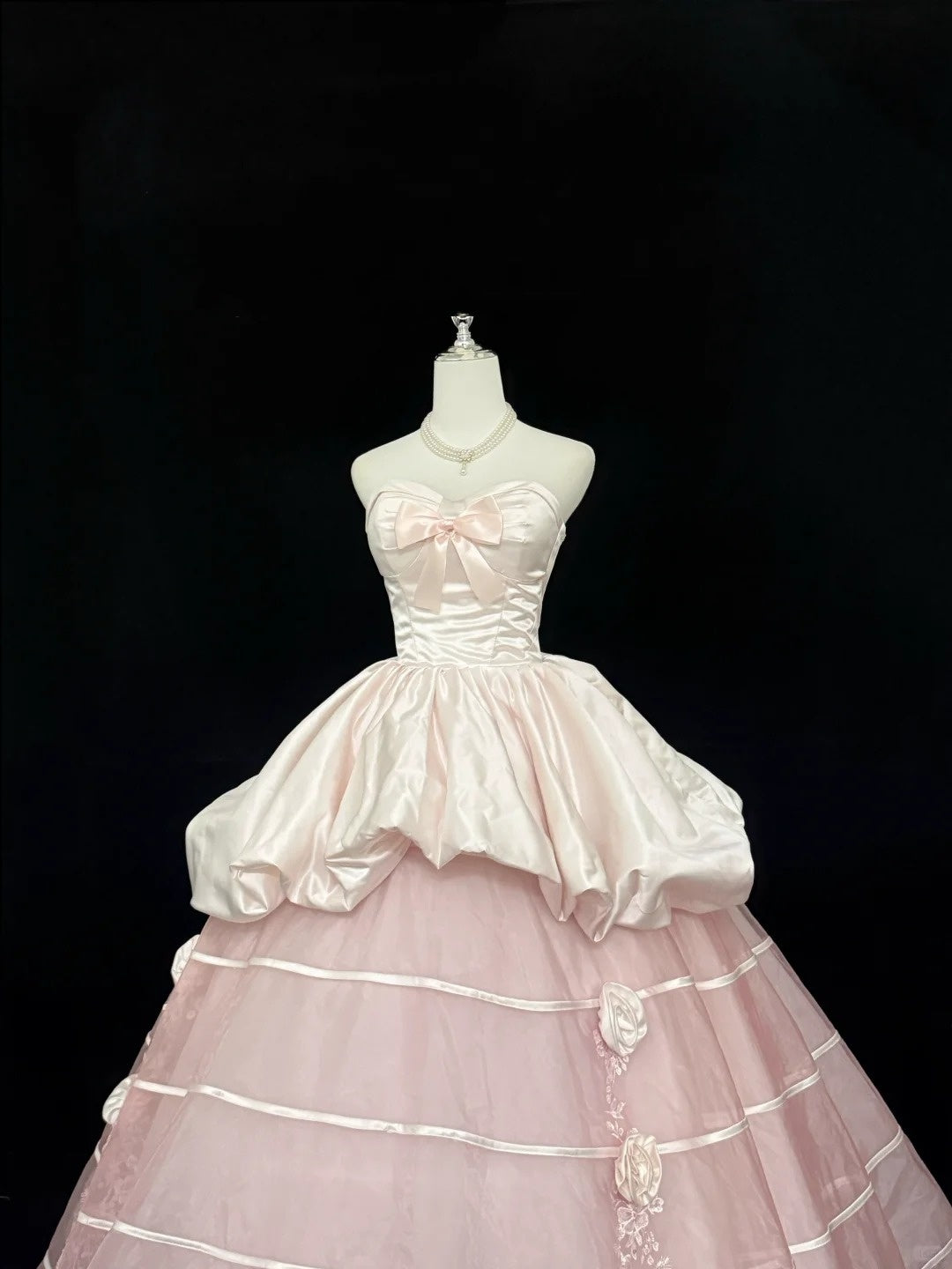 Langes Ballkleid für Sweet 16, herzförmiger Ausschnitt, zartrosa mit Blumen, Sweet-Sixteen-Geburtstagskleid RC0315