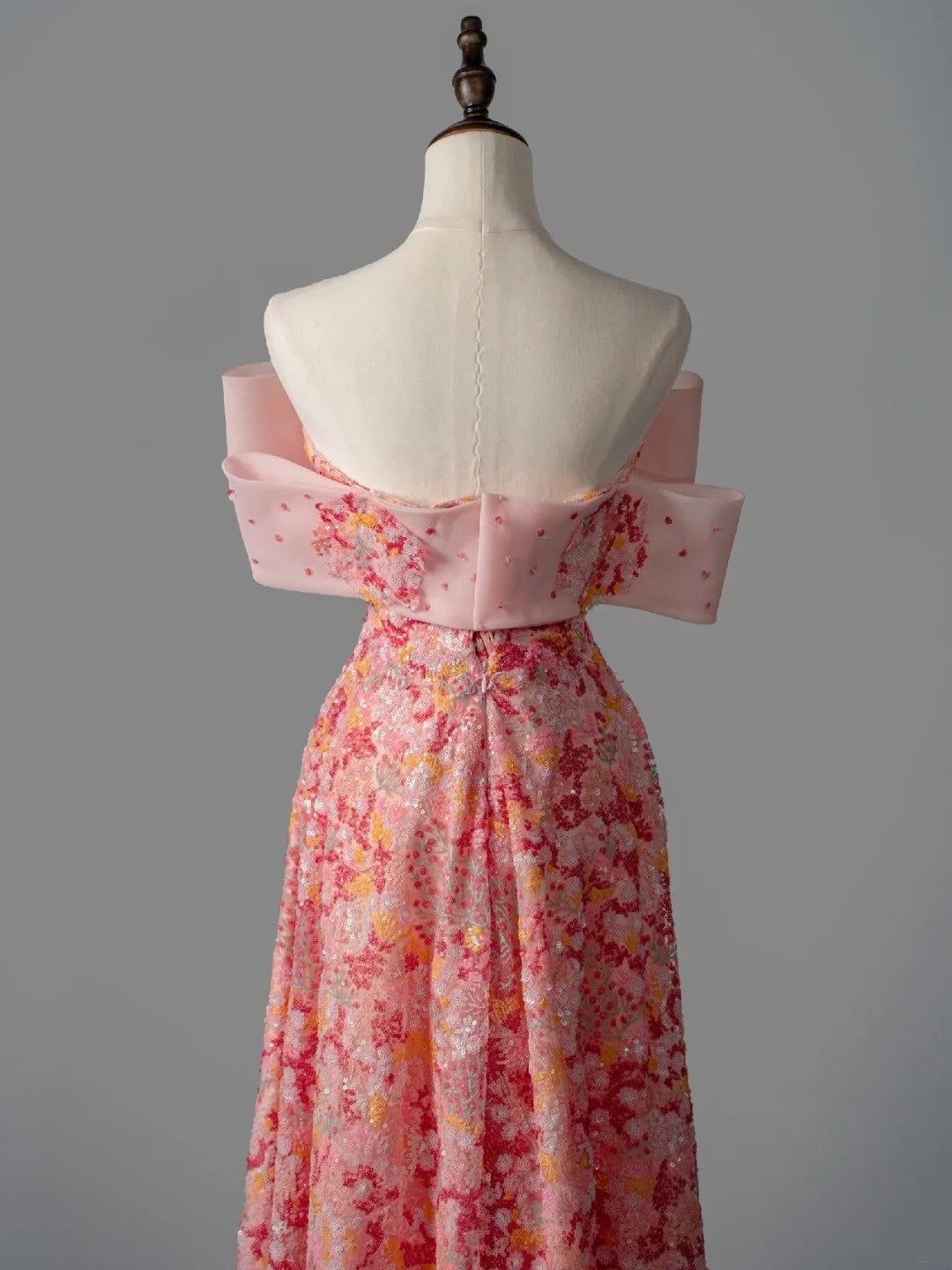 Robe de bal longue rose à sequins, coupe trapèze, épaules dénudées, style sage, idéale pour les jeunes filles (N1170).