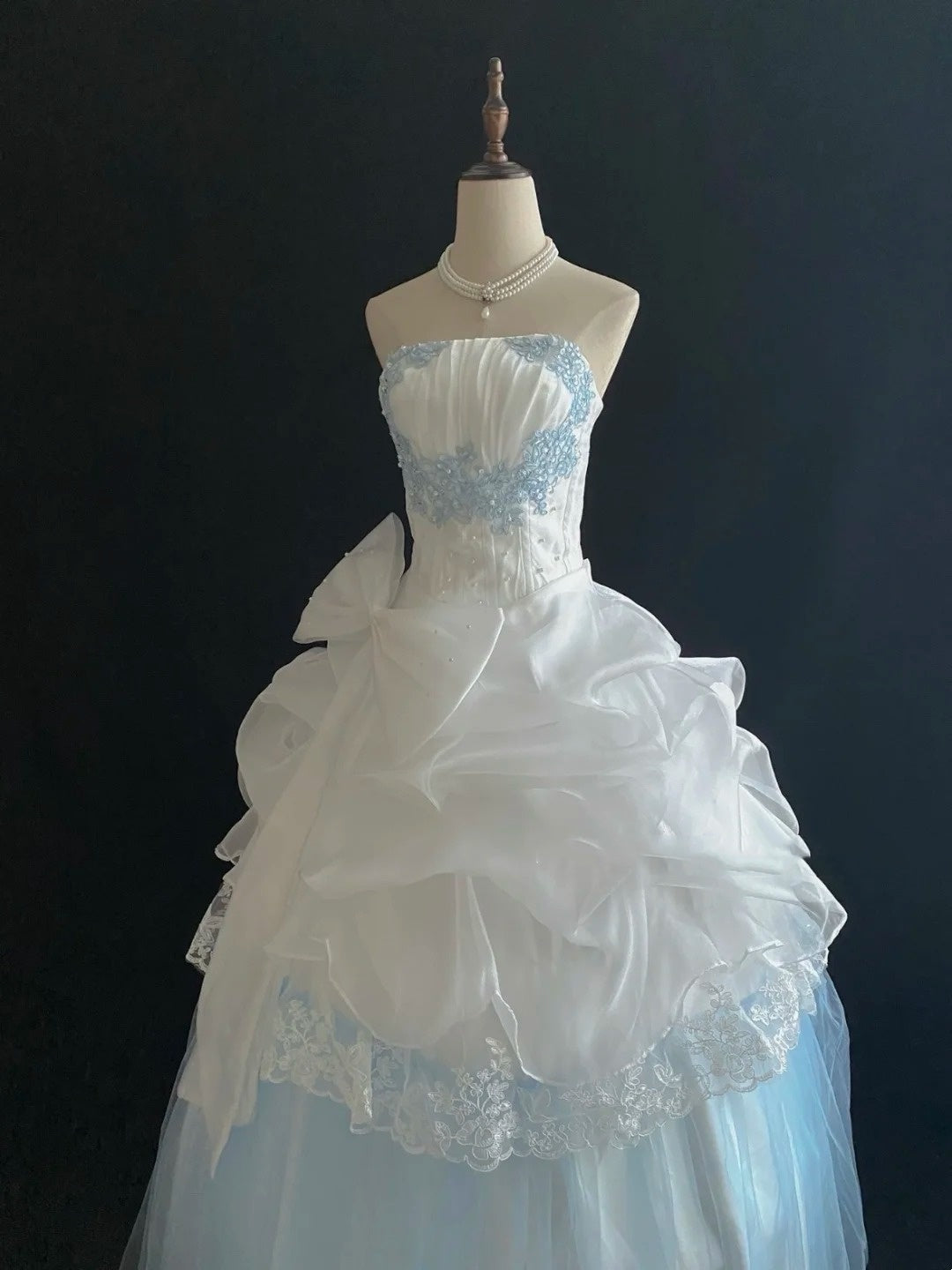 Sweet 15 Quinceanera Dress Ball Gown Strapless Blue With Lace Appliques Tiered 15th Birthday Gown RC0232