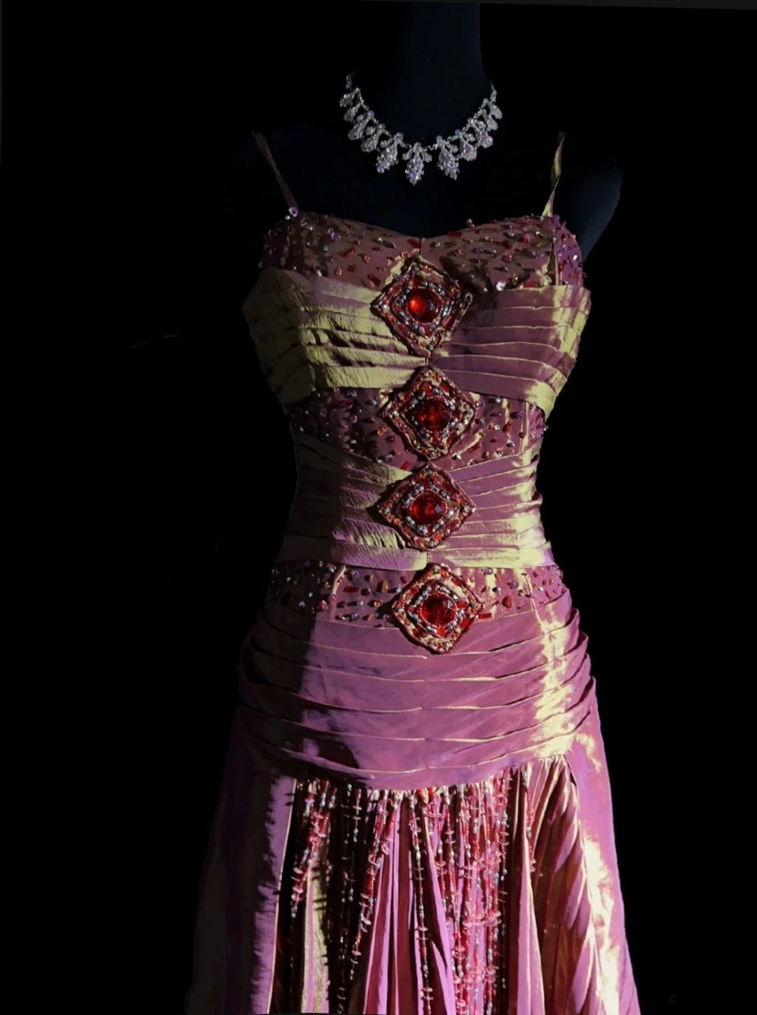 Robes de bal élégantes coupe trapèze en taffetas couleur raisin à fines bretelles avec volants, longue robe de soirée N2910